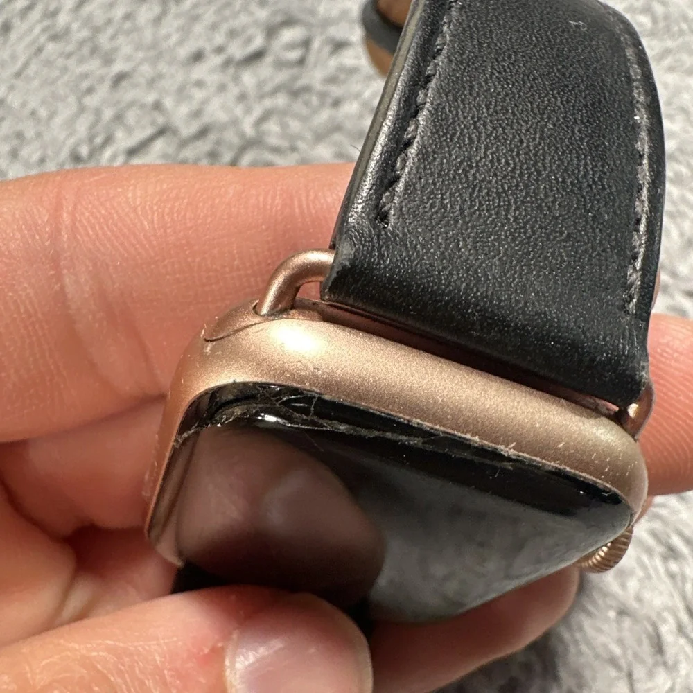 Apple Watch Series 5 40mm Rose Gold Untested For Parts Cracked Corner
